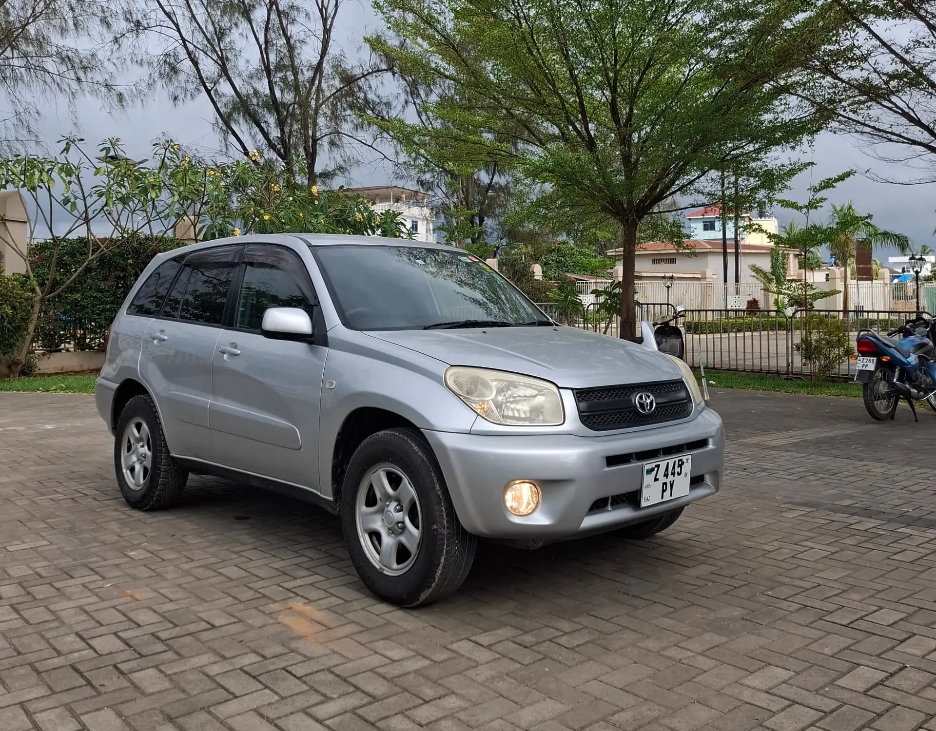 Cars for rent in Zanzibar with Drive Zanzibar Toyota Rav 4 5 door silver